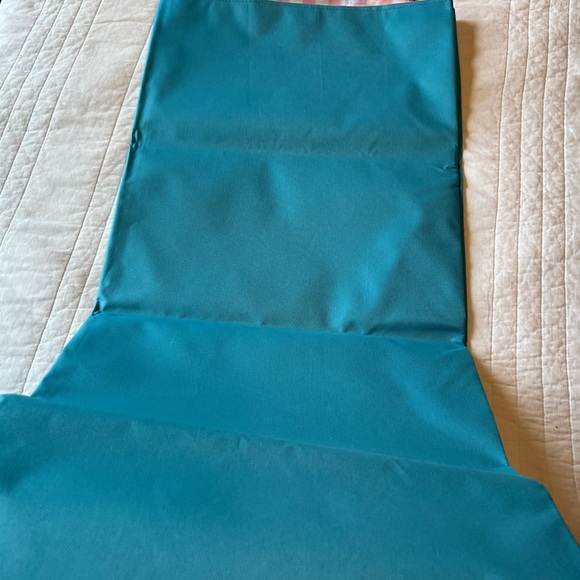 Picnic blanket (FREE w/Purchase) - Picture 6 of 7